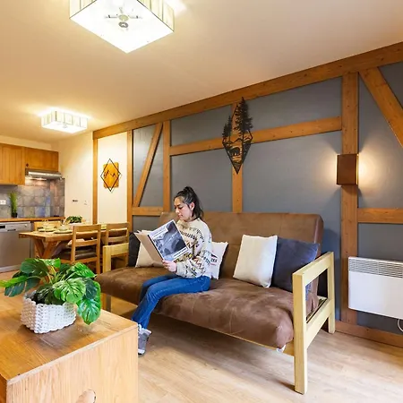 1 Chambre, Piscine, Sauna, Parking En Hyper Centre-ville - Fr-1-296-432 Saint-Lary-Soulan