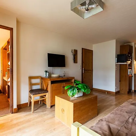 Apartmán Avec Piscine Et Sauna - 6 Pers - Fr-1-296-432